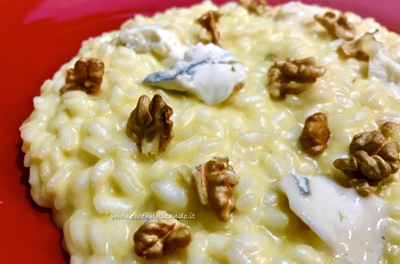 Risotto al gorgonzola con noci e zafferano