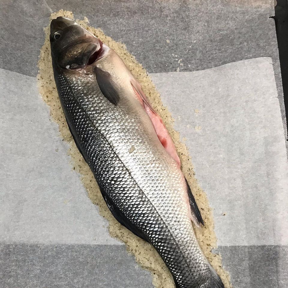 Spigola (o branzino?) al sale