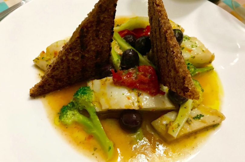 Umido di baccalà con broccoli e pane di segale