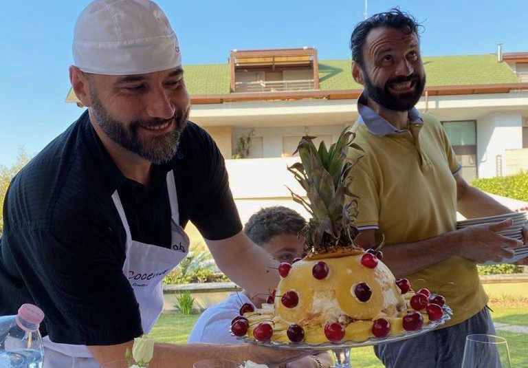 Zuccotto semifreddo di ananas e ciliegie