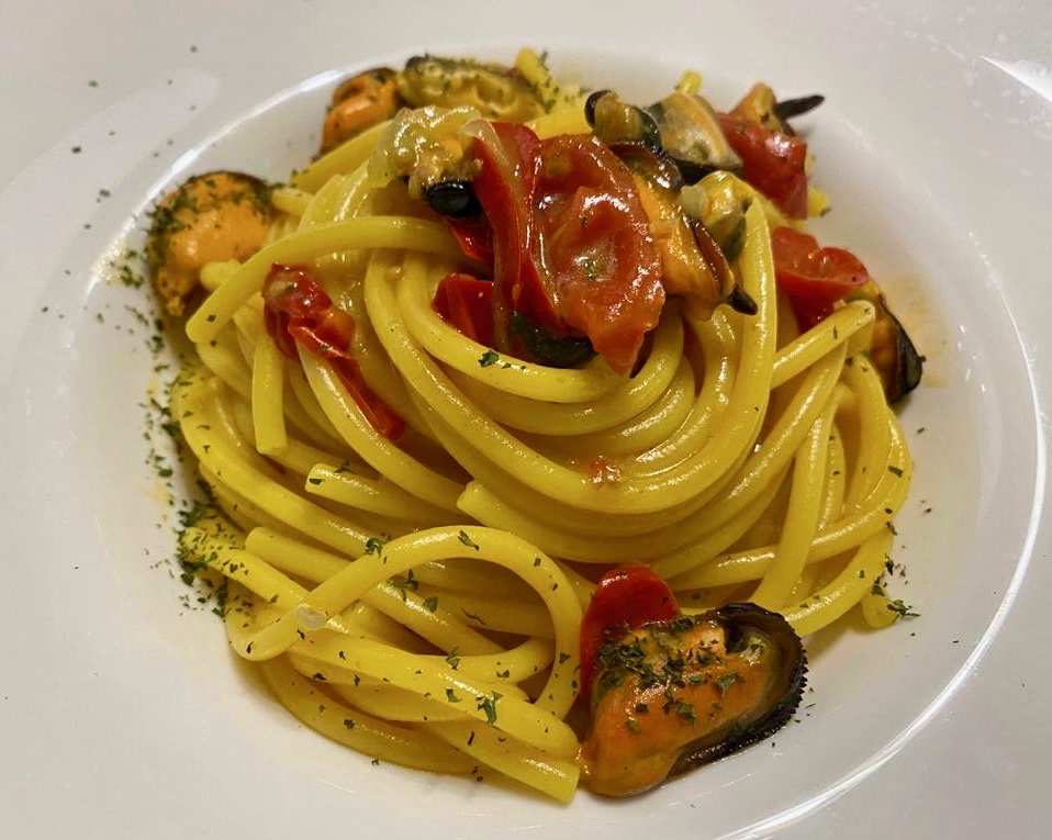 Bucatini cozze e zafferano