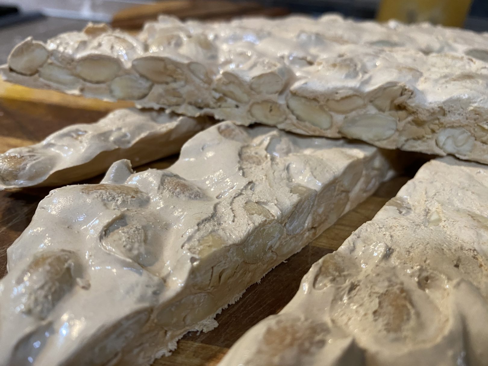 Torrone alle mandorle (duro)