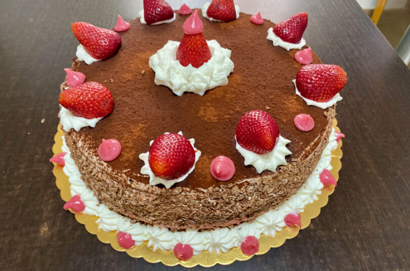 Torta fragole e cioccolato